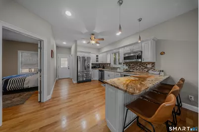 60 Hawthorne Street, West Haven, CT 06516 - Photo 8