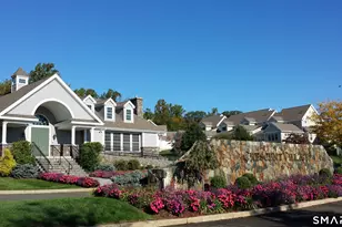 22 Ashwood Cir, Shelton, CT 06484 - Photo 2