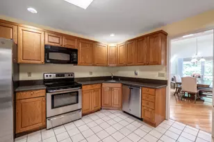 12 Blvd Dr, Danbury, CT 06810 - Photo 16