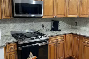 102 Carroll Ave, Bridgeport, CT 06607 - Photo 14