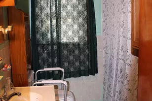 34 Woodrow Ave, Norwich, CT 06360 - Photo 10