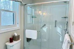 11 Copper Ridge Cir, Guilford, CT 06437 - Photo 10