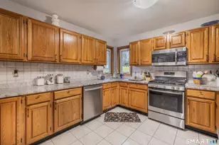 91 Ford St, Ansonia, CT 06401 - Photo 12