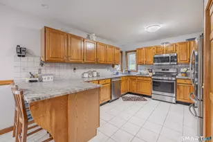 91 Ford St, Ansonia, CT 06401 - Photo 10