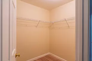 208 Castlewood Dr, Bloomfield, CT 06002 - Photo 18