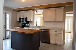 8 W Main St, Chester, CT 06412 - Photo 12