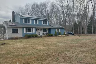 14 Meadow Crest Dr, Woodbury, CT 06798 - Photo 2