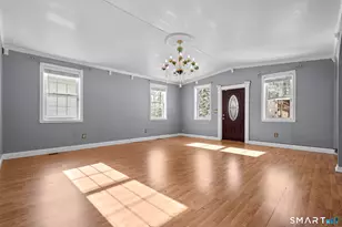 242 Prospect St, Ansonia, CT 06401 - Photo 4
