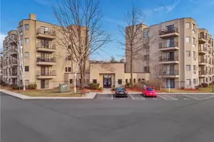 1204 Whitney Ave, Hamden, CT 06517 - Photo 24