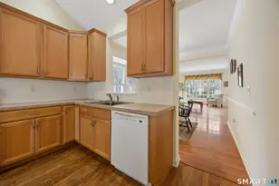 21 Fieldstone Ct, North Haven, CT 06473 - Photo 8