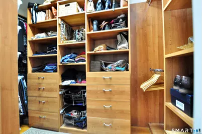 35 Wettleson Avenue, West Hartford, CT 06107 - Photo 18