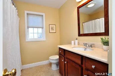 35 Wettleson Avenue, West Hartford, CT 06107 - Photo 24