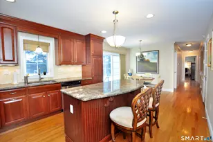 35 Wettleson Ave, West Hartford, CT 06107 - Photo 12