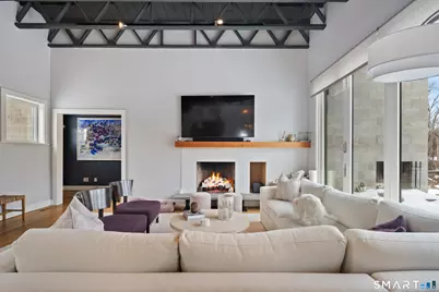 48 Green Meadow Lane, New Canaan, CT 06840 - Photo 2