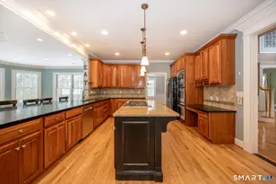 17 Hallview Dr, Simsbury, CT 06070 - Photo 2