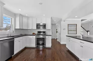 877 S Pine Creek Rd, Fairfield, CT 06824 - Photo 10