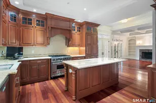 28 E Maple St, New Canaan, CT 06840 - Photo 12