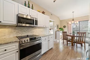 813 Heritage Vlg, Southbury, CT 06488 - Photo 4