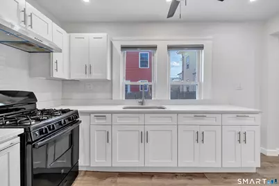 252 Shelton Street, Bridgeport, CT 06608 - Photo 18