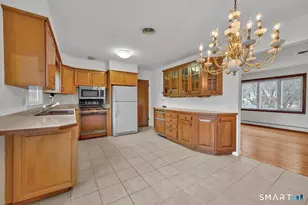 18 Dean Rd, Brookfield, CT 06804 - Photo 8