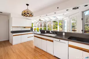 223 Red Fox Rd, Stamford, CT 06903 - Photo 10