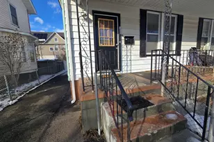 106 Hanover St, Bridgeport, CT 06604 - Photo 2