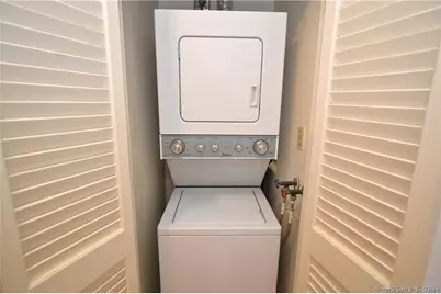 140 Hamden Avenue #APT C, Waterbury, CT 06704 - Photo 8