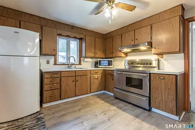 190 Chestnut Street, Manchester, CT 06040 - Photo 6