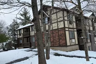 4 Arlington Ct, Brookfield, CT 06804 - Photo 2