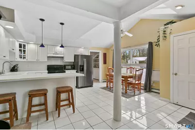 40 Rose Terrace, Trumbull, CT 06611 - Photo 4