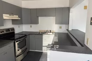 13 Jefferson Ave, New London, CT 06320 - Photo 2