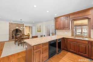 35 Davenport Farm Ln E, Stamford, CT 06903 - Photo 8