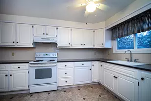 93 Centerbrook Ave, Hamden, CT 06514 - Photo 4