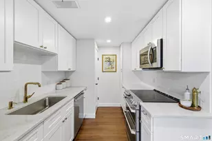 60 Cinnamon Springs, South Windsor, CT 06074 - Photo 6