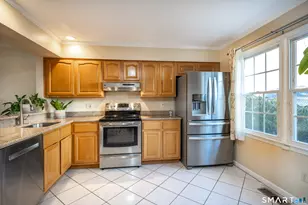 55 Mill Plain Rd, Danbury, CT 06811 - Photo 14