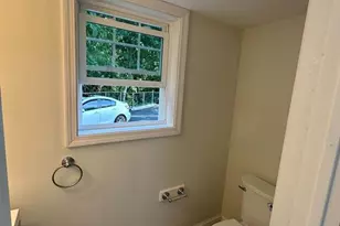 1083 Whalley Ave, New Haven, CT 06515 - Photo 8