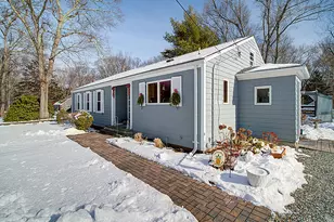 1253 Dunbar Hill Rd, Hamden, CT 06514 - Photo 2