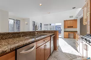 5 Mohawk Ln, Woodbridge, CT 06525 - Photo 14