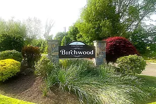 27 Crows Nest Ln, Danbury, CT 06810 - Photo 2