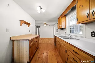 50 Roosevelt Blvd, Enfield, CT 06082 - Photo 8