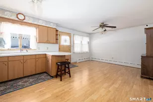 65 Rosengarten Dr, Waterbury, CT 06704 - Photo 12