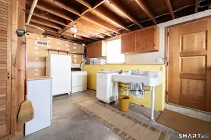 65 Rosengarten Dr, Waterbury, CT 06704 - Photo 26