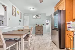 40 Iannotti Ln, Derby, CT 06418 - Photo 2