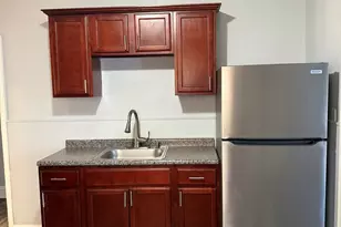 110 Evergreen Ave, Hartford, CT 06105 - Photo 2