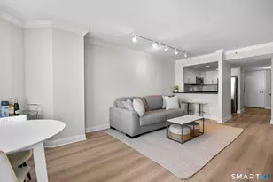 25 Forest St, Stamford, CT 06901 - Photo 4