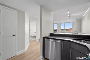 25 Forest St, Stamford, CT 06901 - Photo 12