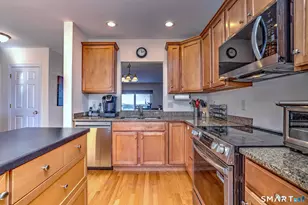 31 S Turnpike Rd, Wallingford, CT 06492 - Photo 4