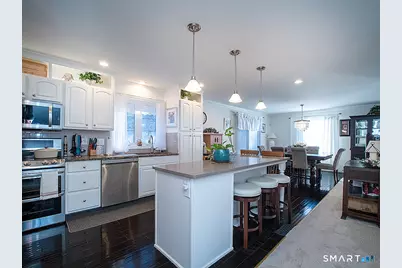 52 Kyle Court, Meriden, CT 06450 - Photo 2