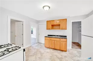 48 Dikeman St, Waterbury, CT 06704 - Photo 10