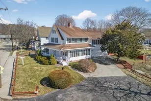 40 Holmes St, Stonington, CT 06355 - Photo 2